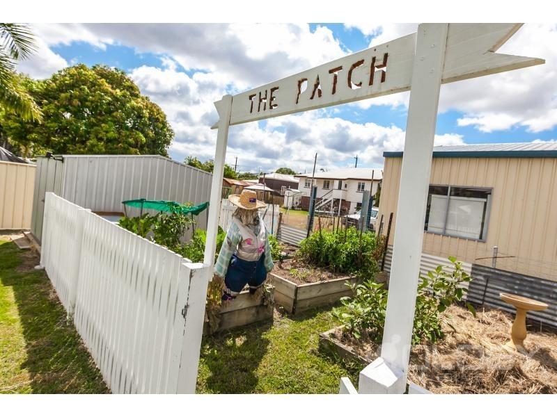 24 Thackeray Street, Park Avenue QLD 4701