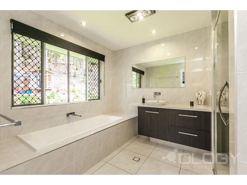 15 Cascade Close, Frenchville QLD 4701