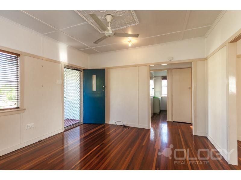 8 Cairns Street, The Range QLD 4700