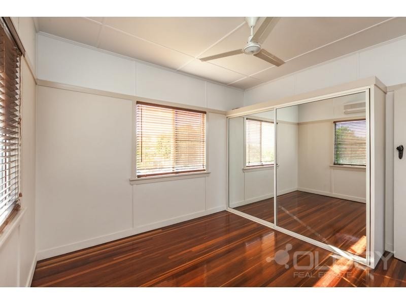 8 Cairns Street, The Range QLD 4700