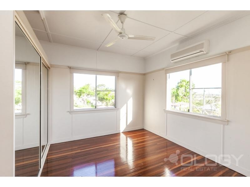 8 Cairns Street, The Range QLD 4700
