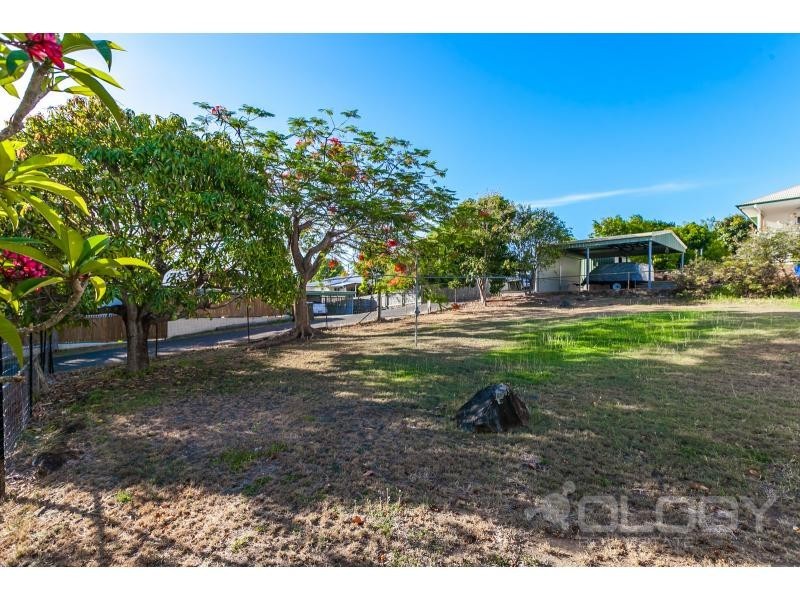 8 Cairns Street, The Range QLD 4700