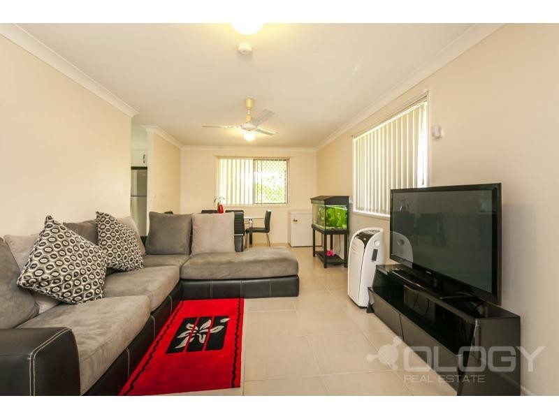 8 Pillich Street, Kawana QLD 4701
