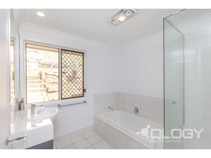 6 Archer View Terrace, Frenchville QLD 4701