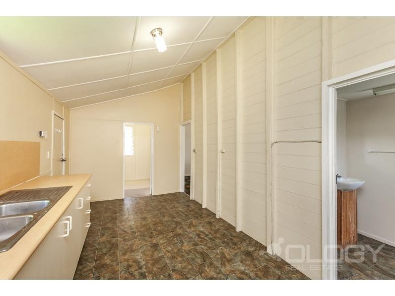 316 East Street, Depot Hill QLD 4700