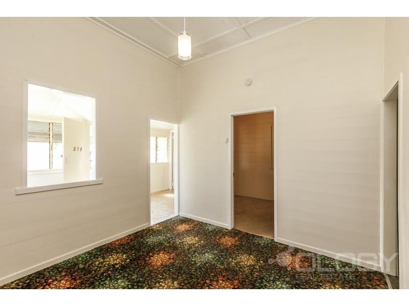 316 East Street, Depot Hill QLD 4700