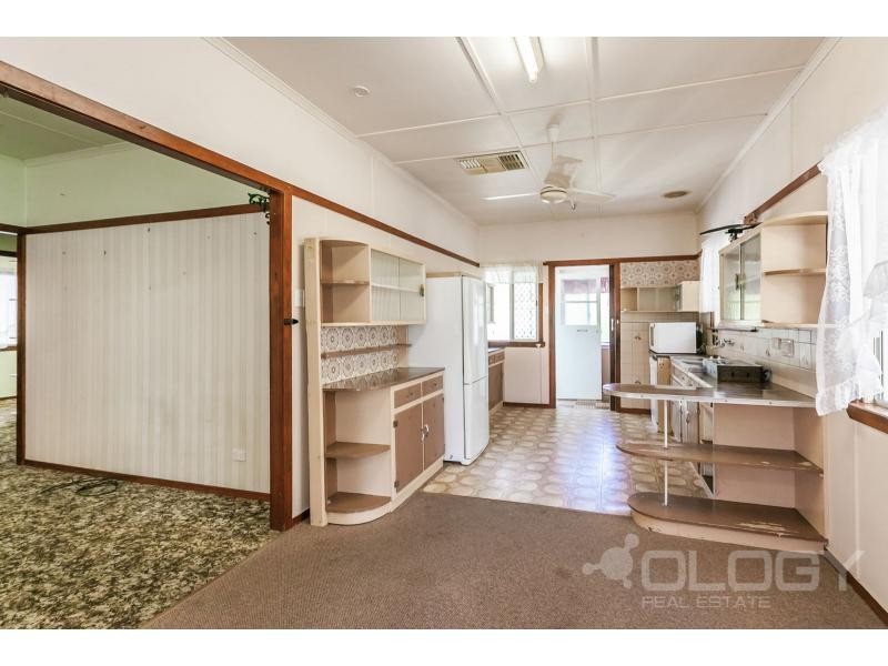 14 Lauga Street, Park Avenue QLD 4701