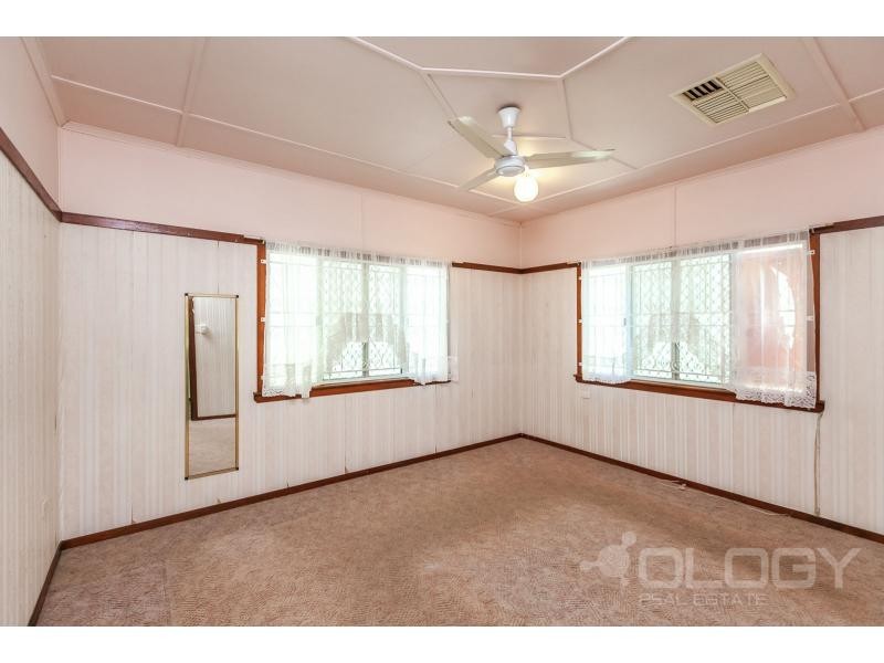 14 Lauga Street, Park Avenue QLD 4701