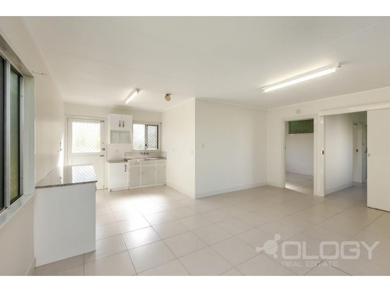 14 Lauga Street, Park Avenue QLD 4701