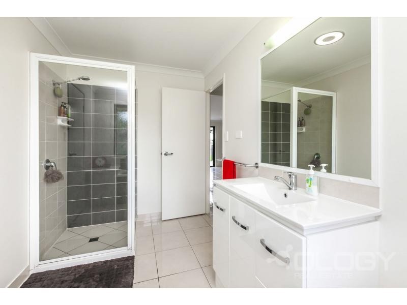 14/249 Mason Street, Koongal QLD 4701