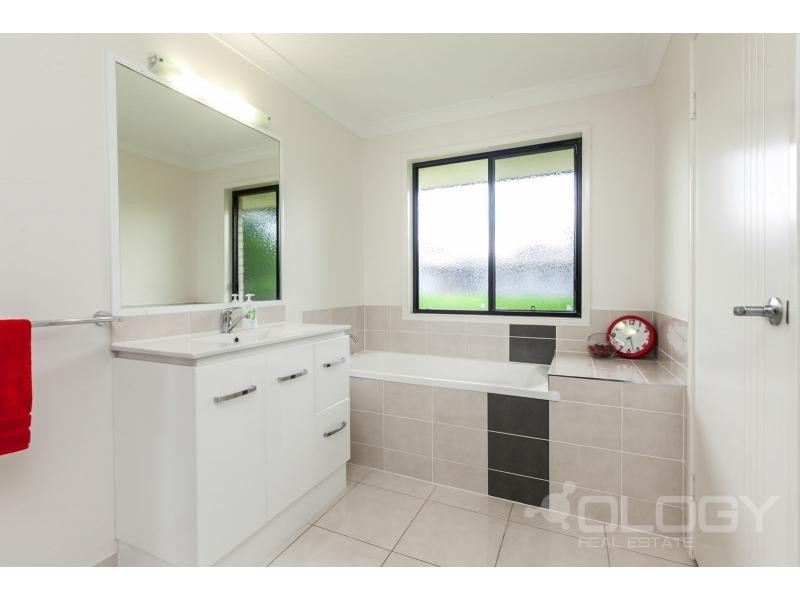 14/249 Mason Street, Koongal QLD 4701