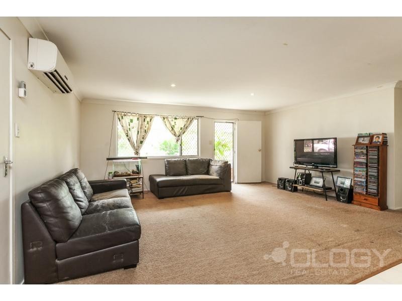 32 Hardy Avenue, Park Avenue QLD 4701