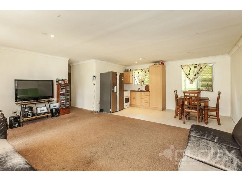 32 Hardy Avenue, Park Avenue QLD 4701