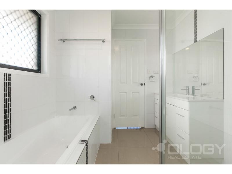 1 Birch Street, Park Avenue QLD 4701