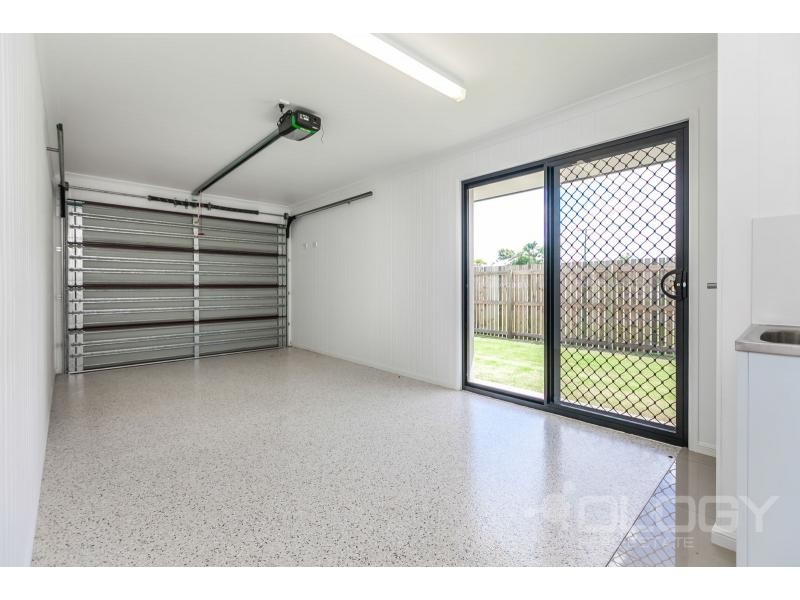 1 Birch Street, Park Avenue QLD 4701