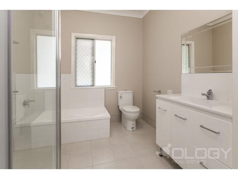 26 Card Street, Berserker QLD 4701