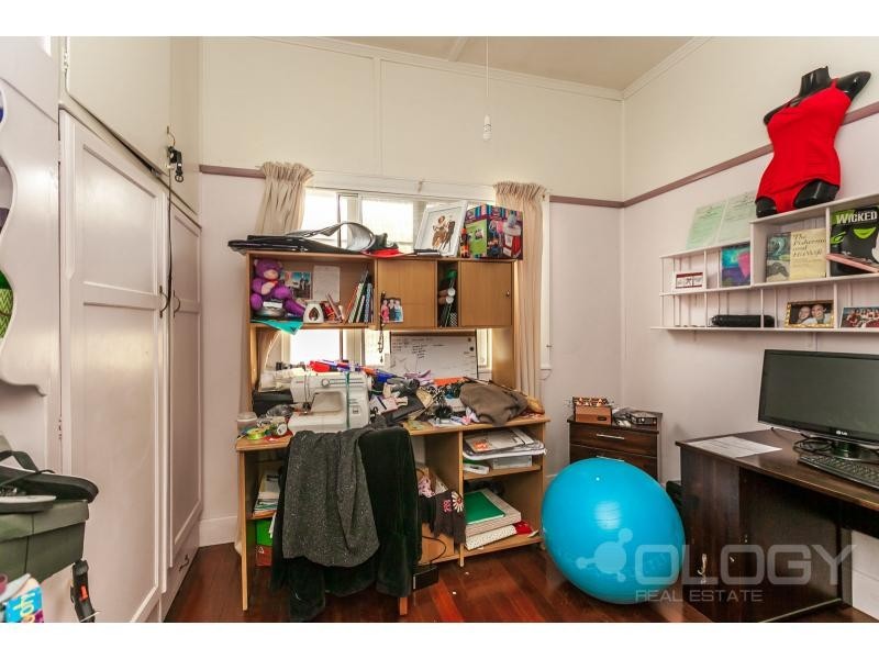 94 High Street, Berserker QLD 4701