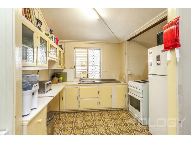 76 Simpson Street, Berserker QLD 4701