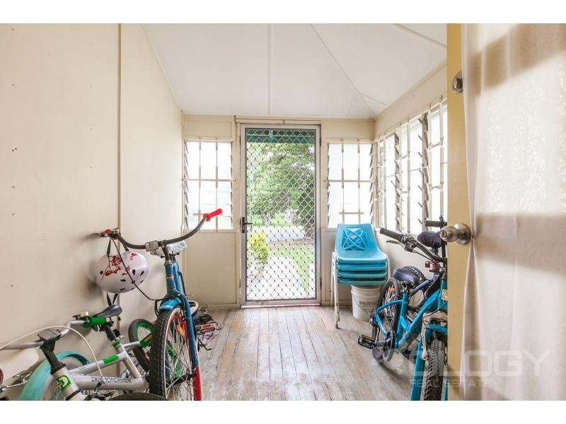 76 Simpson Street, Berserker QLD 4701