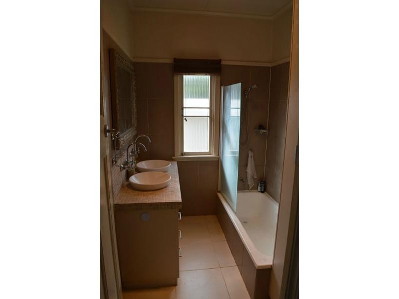 204 Earl Street, Berserker QLD 4701