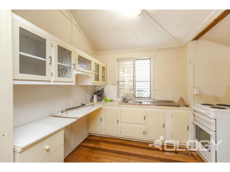 76 Simpson Street, Berserker QLD 4701