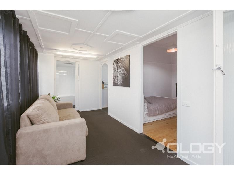 12 Pershing Street, Wandal QLD 4700