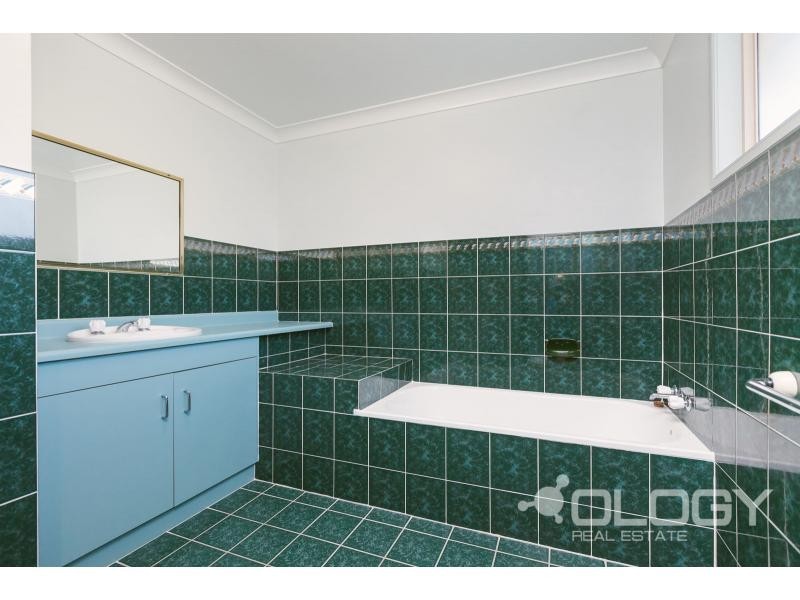 1/24 Forbes Avenue, Frenchville QLD 4701