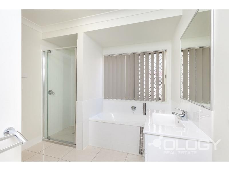 1/352 Rockonia Road, Koongal QLD 4701