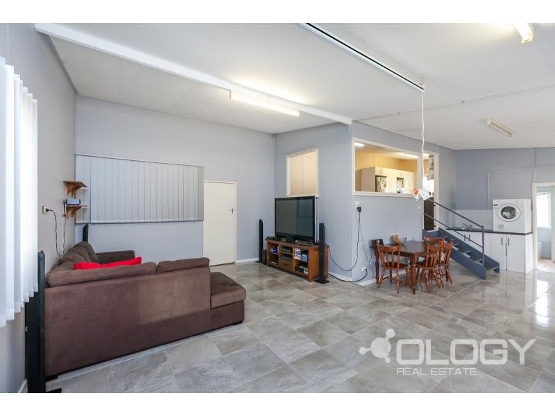 15 Rose Street, Koongal QLD 4701