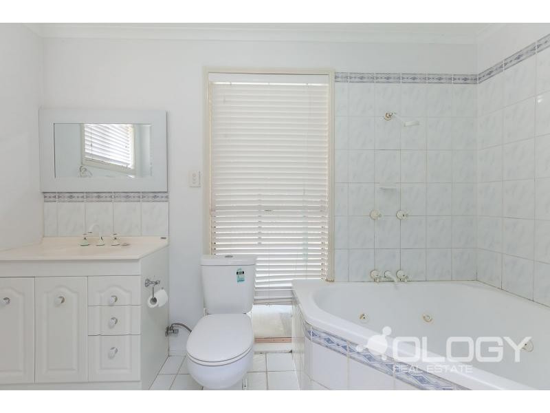 6 Kawana Close, Kawana QLD 4701
