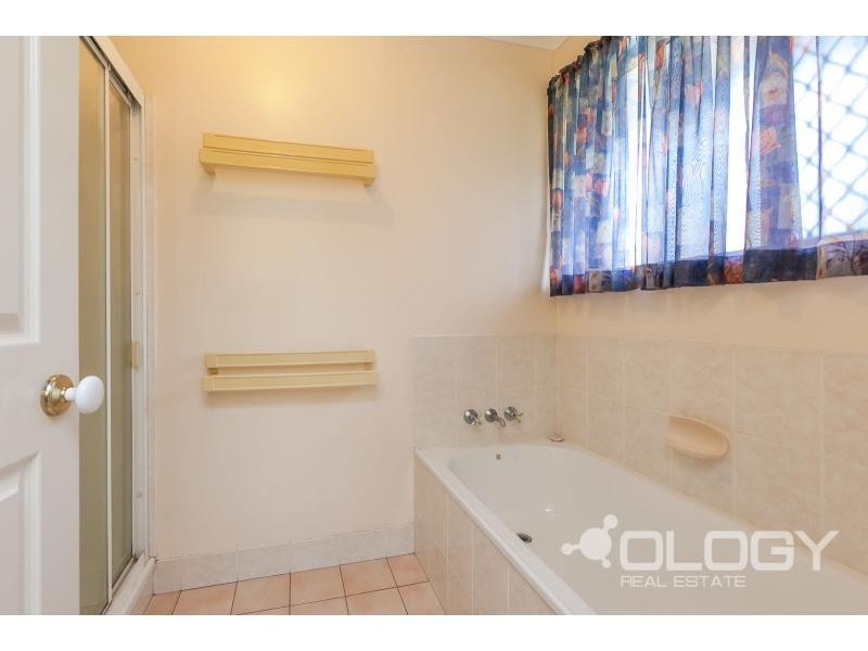 6 Kawana Close, Kawana QLD 4701