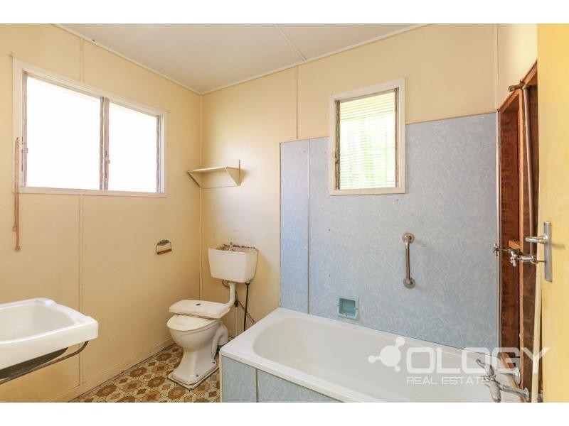 65 Brecknell Street, The Range QLD 4700