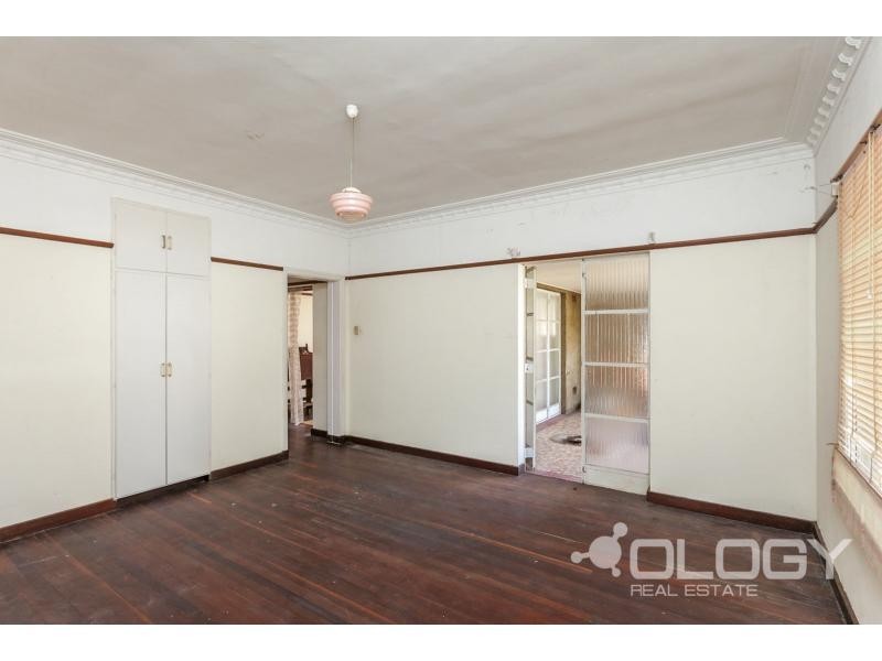 67 Brecknell Street, The Range QLD 4700