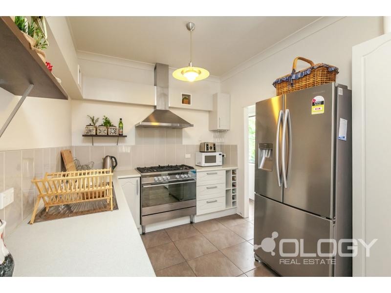 156 Water Street, Berserker QLD 4701