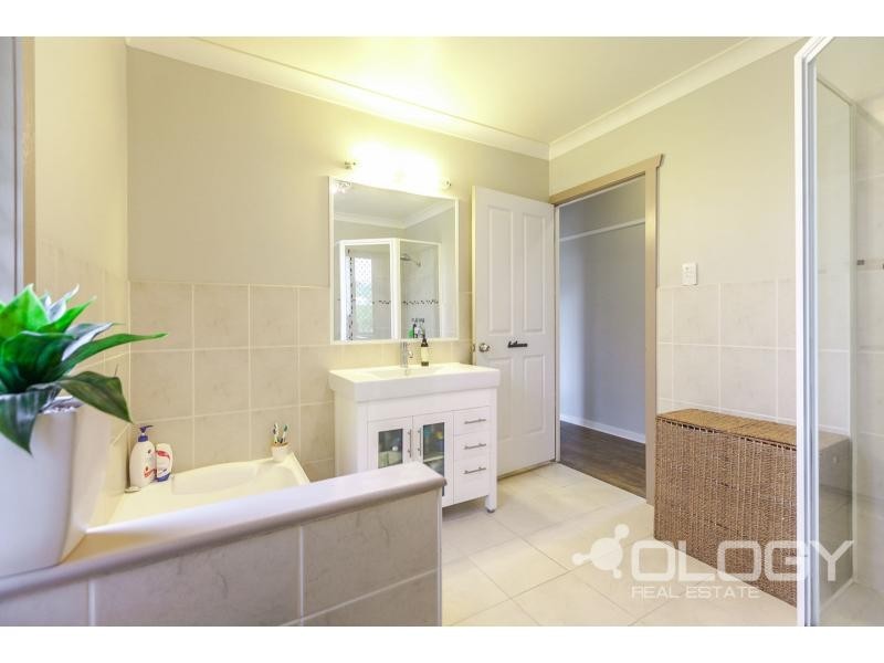 156 Water Street, Berserker QLD 4701
