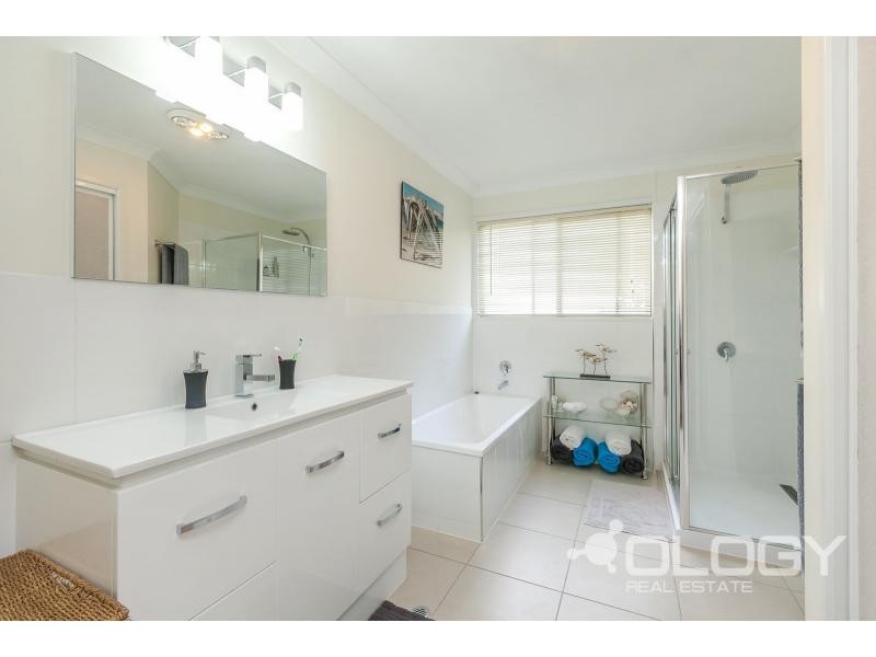 2 Mansfield Street, Wandal QLD 4700
