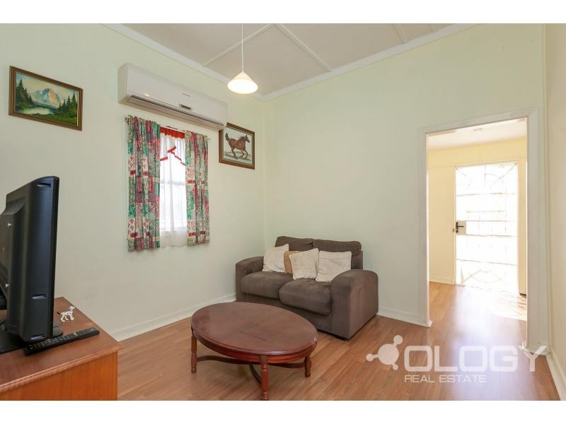 13 Nobbs Street, Berserker QLD 4701