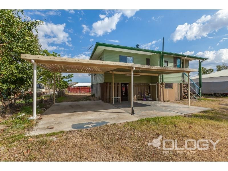 36 Tung Yeen Street, Park Avenue QLD 4701