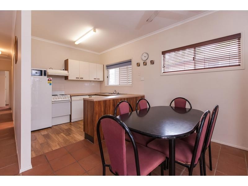 2 Dingwall Street, Keppel Sands QLD 4702
