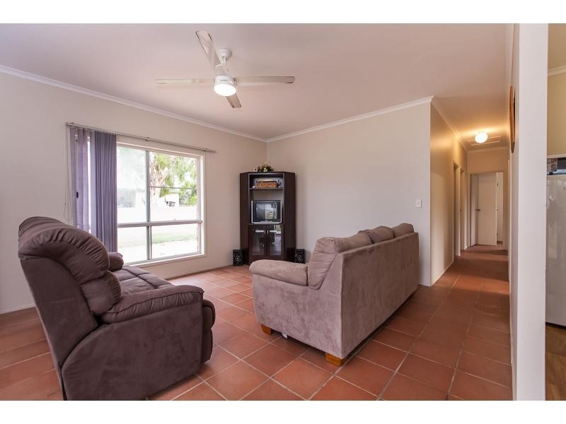 2 Dingwall Street, Keppel Sands QLD 4702