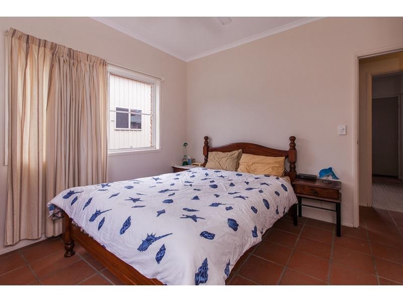 2 Dingwall Street, Keppel Sands QLD 4702
