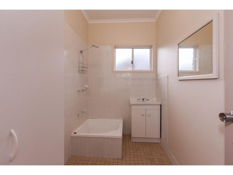 2 Dingwall Street, Keppel Sands QLD 4702