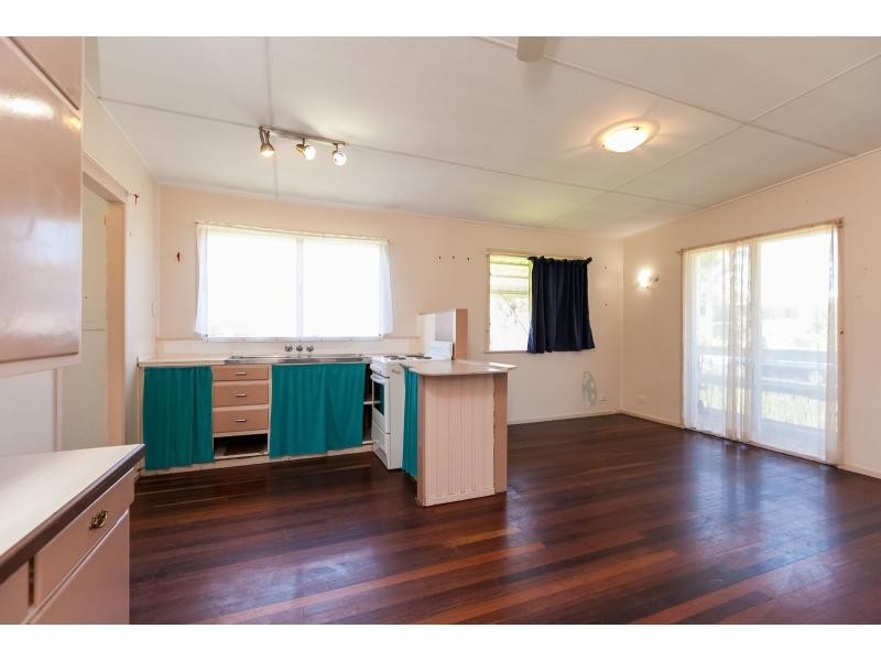 14 Rosslyn Street, Rosslyn QLD 4703