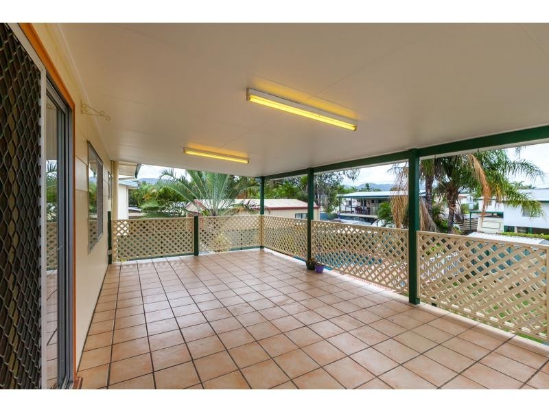 25 Locke Street, Kawana QLD 4701