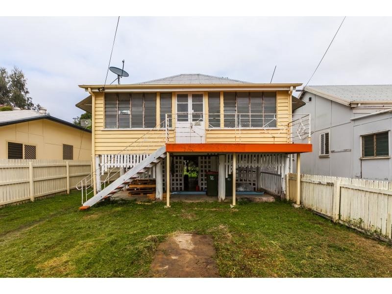 312 East Street, Depot Hill QLD 4700