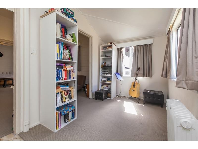 57 Lakes Creek Road, Berserker QLD 4701