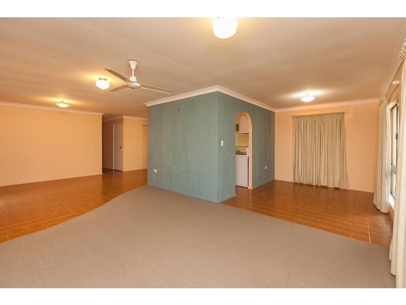1 Charles Crescent, Gracemere QLD 4702