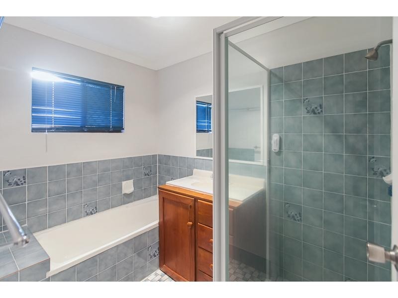 1 Charles Crescent, Gracemere QLD 4702