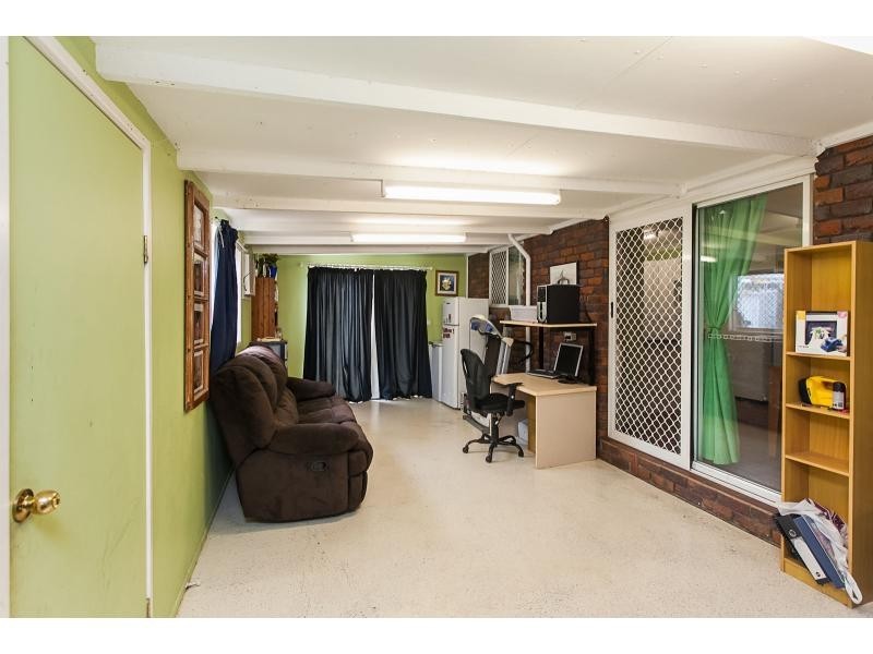 30 West Street, Gracemere QLD 4702