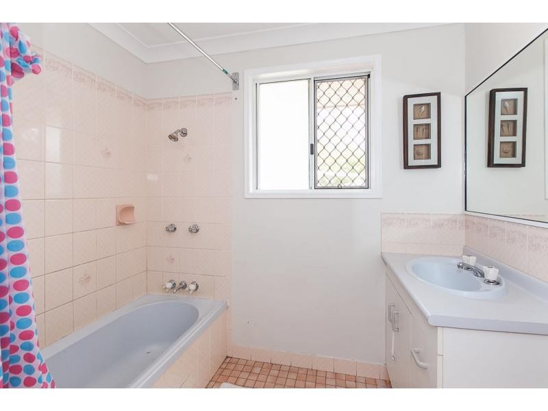 30 West Street, Gracemere QLD 4702